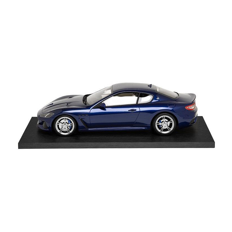 Voiture miniature au 1/18: MASERATI 3200 GT de 1998 BURAGO en
