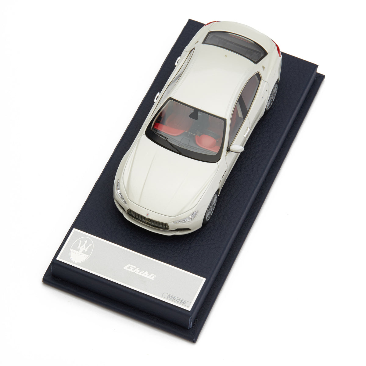 Maserati Ghibli ホワイト 1/43 ミニカー 920005423_4_1200x.jpg?v=1646159765