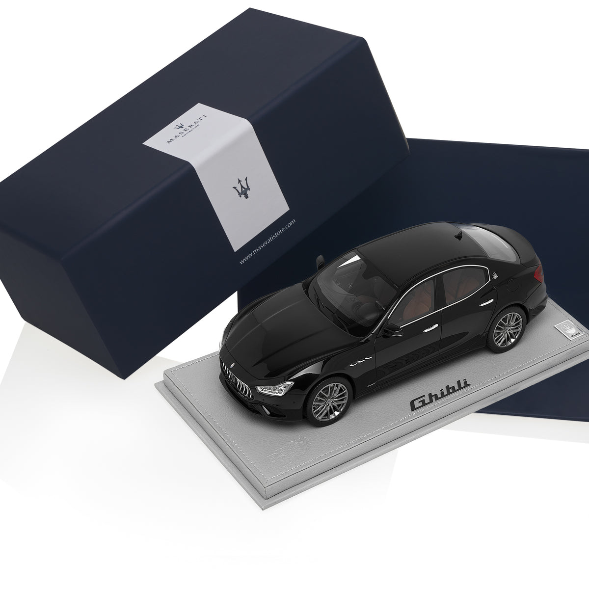 ミニカー Maserati Ghibli MY19 1:18 Blu Nobile 1 18 Ghibli MY19 Black MaseratiStore New Releases